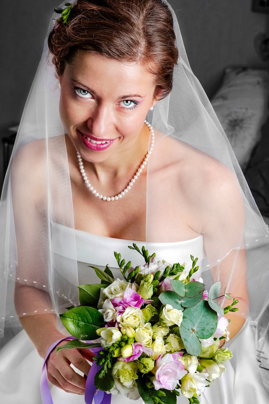 Portrait de mariée avec bouquet photographié à Digne-les-Bains